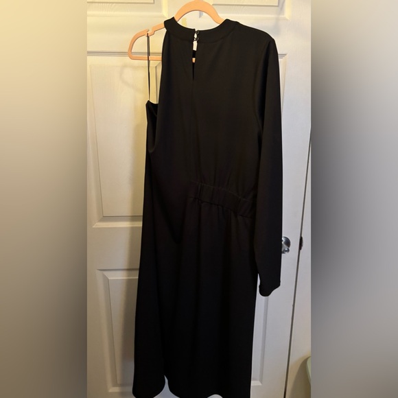 Lane Bryant Black One-Sleeve Cold-Shoulder Dress - Size 14/16 - Chic - Picture 3 of 3